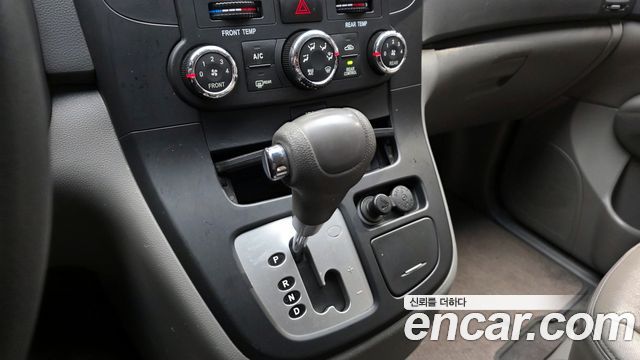 Kia Canival 2013 — photo 9