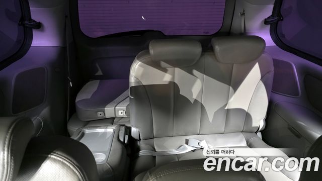 Kia Canival 2013 — photo 13