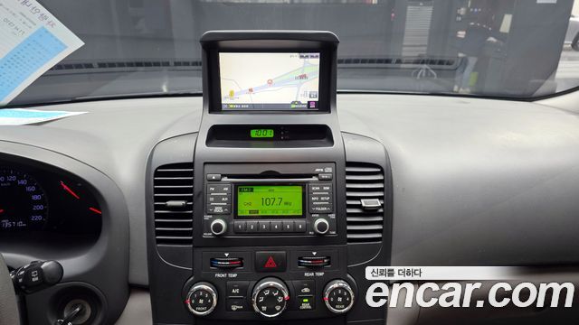 Kia Canival 2013 — photo 15
