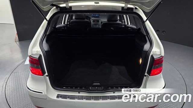 Mercedes-Benz B-Class 2010 — photo 19