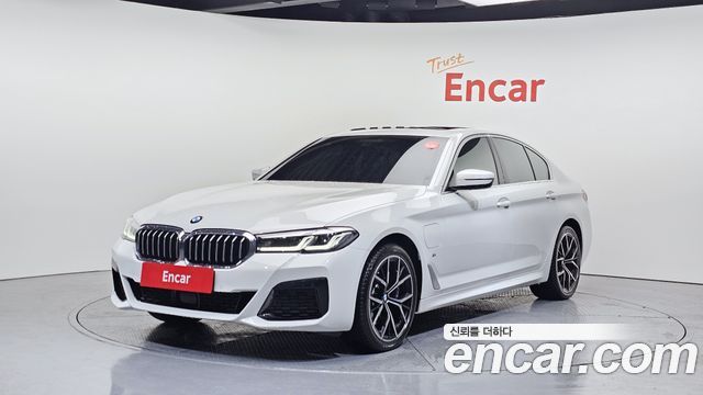 BMW 5-Series 2021 — photo 1