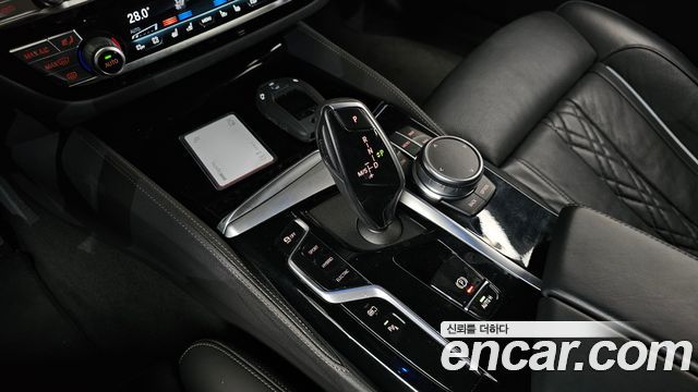 BMW 5-Series 2021 — photo 9