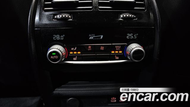 BMW 5-Series 2021 — photo 18