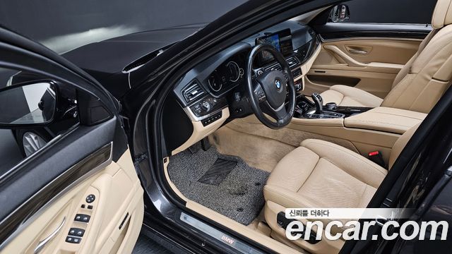 BMW 5-Series 2016 — photo 11