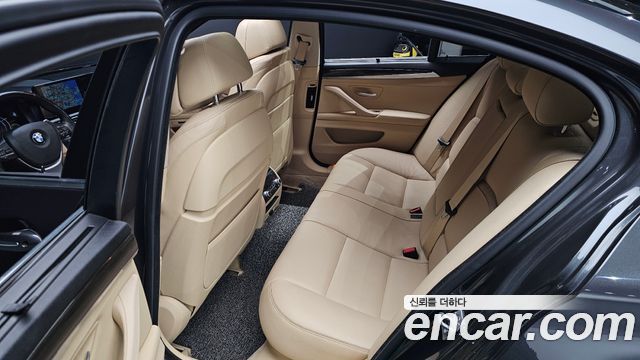 BMW 5-Series 2016 — photo 12