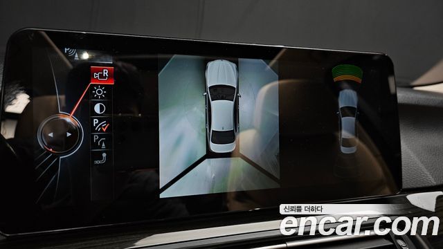 BMW 5-Series 2016 — photo 16