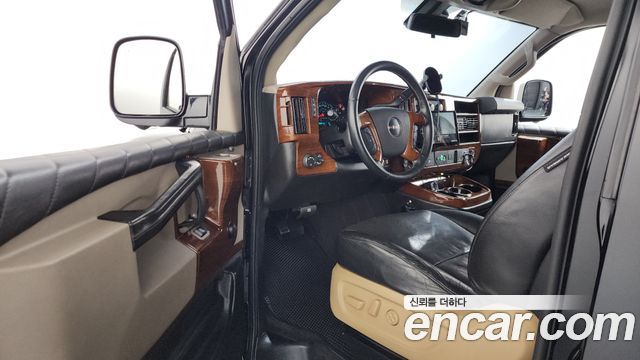 GMC Savana 2019 — photo 10