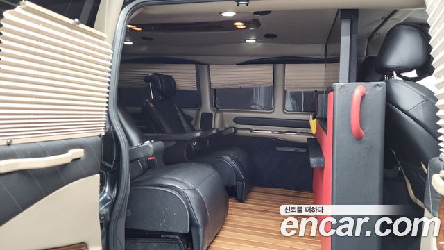 GMC Savana 2019 — photo 12