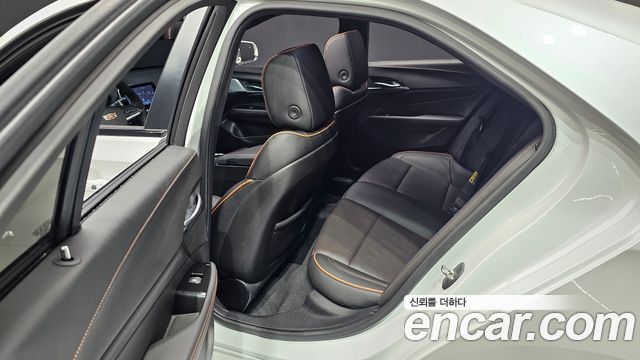 Cadillac CT4 2020 — photo 12