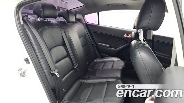 Kia K3 2013 — photo 12