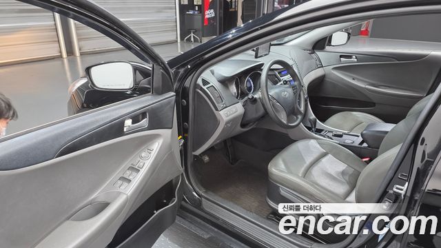 Hyundai Sonata 2011 — photo 11