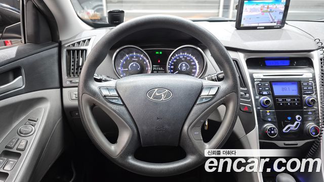 Hyundai Sonata 2011 — photo 14