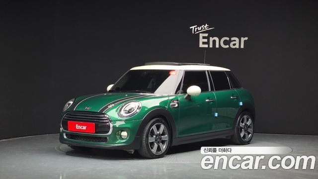 Mini Cooper 2019 — photo 1