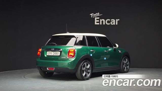 Mini Cooper 2019 — photo 2