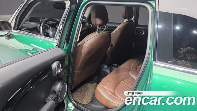 Mini Cooper 2019 — photo 11