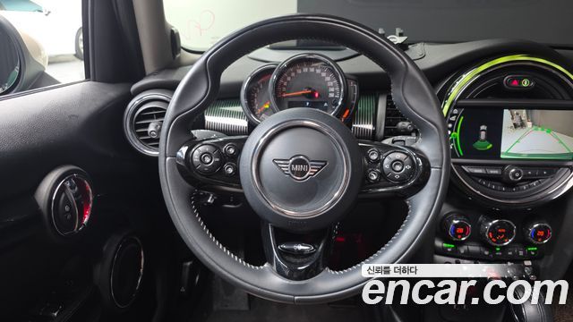 Mini Cooper 2019 — photo 13