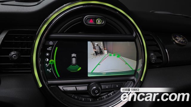 Mini Cooper 2019 — photo 17