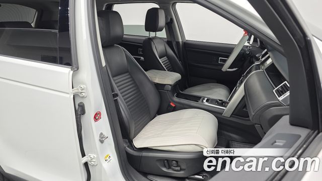 Land Rover Discovery Sport 2017 — photo 10