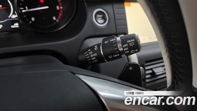 Land Rover Discovery Sport 2017 — photo 18