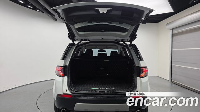 Land Rover Discovery Sport 2017 — photo 20