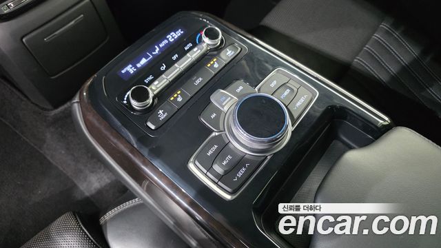 Genesis EQ900 2016 — photo 18