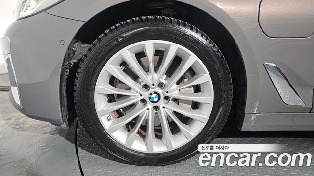 BMW 5-Series 2021 — photo 5