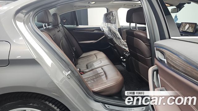 BMW 5-Series 2021 — photo 12