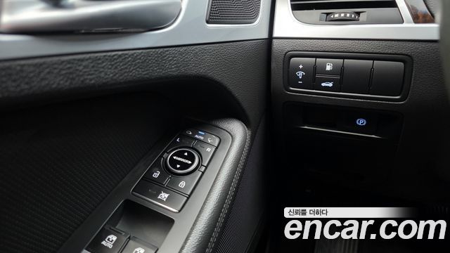 Hyundai Genesis 2016 — photo 18