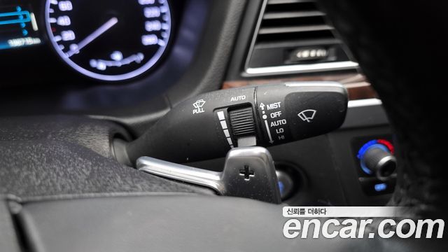Hyundai Genesis 2016 — photo 19