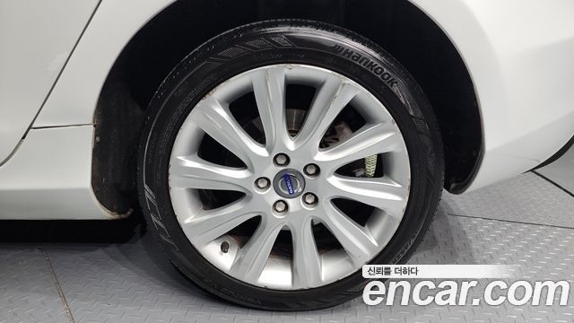 Volvo V40 2015 — photo 5