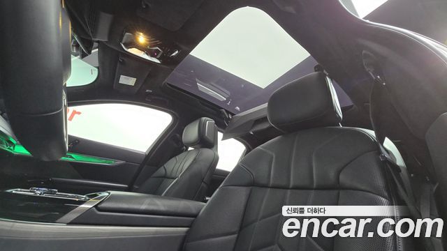 BMW 7-Series 2023 — photo 19