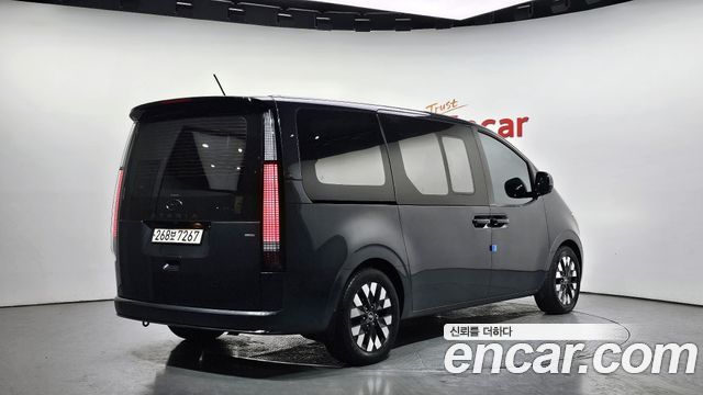 Hyundai Staria 2022 — photo 2