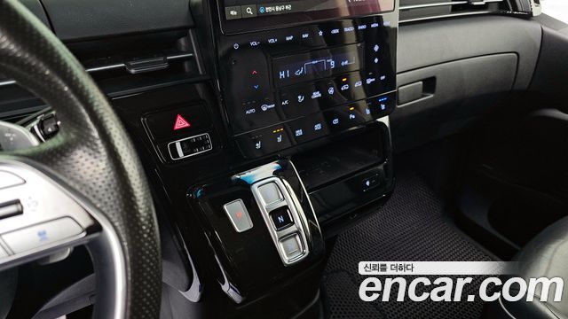 Hyundai Staria 2022 — photo 9