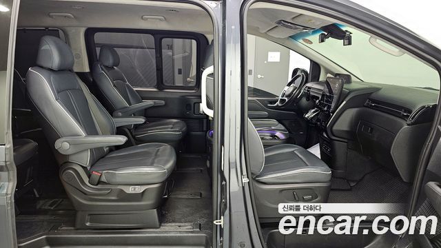 Hyundai Staria 2022 — photo 11