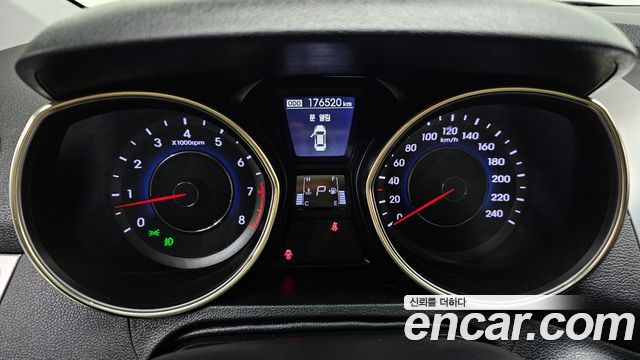 Hyundai AVANTE 2011 — photo 8