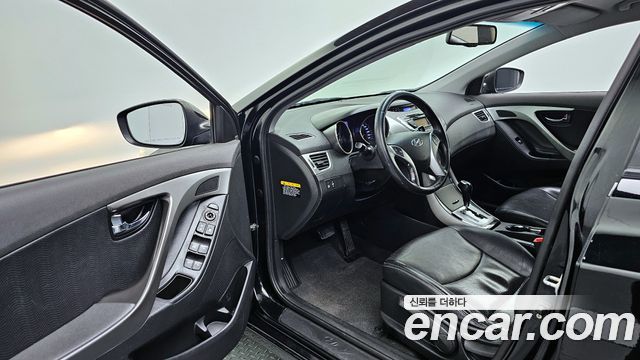 Hyundai AVANTE 2011 — photo 11