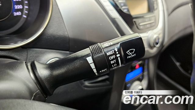 Hyundai AVANTE 2011 — photo 19