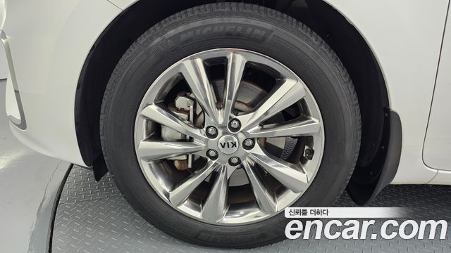 Kia Canival 2019 — photo 5