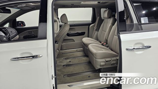 Kia Canival 2019 — photo 12
