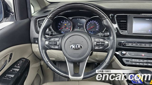 Kia Canival 2019 — photo 13