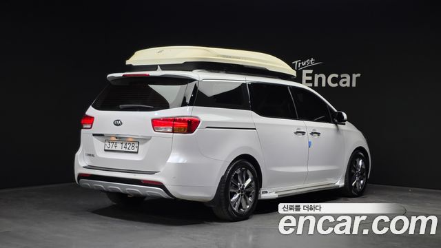 Kia Canival 2015 — photo 2