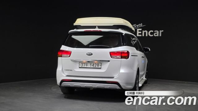 Kia Canival 2015 — photo 4