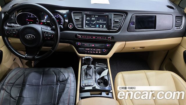 Kia Canival 2015 — photo 7