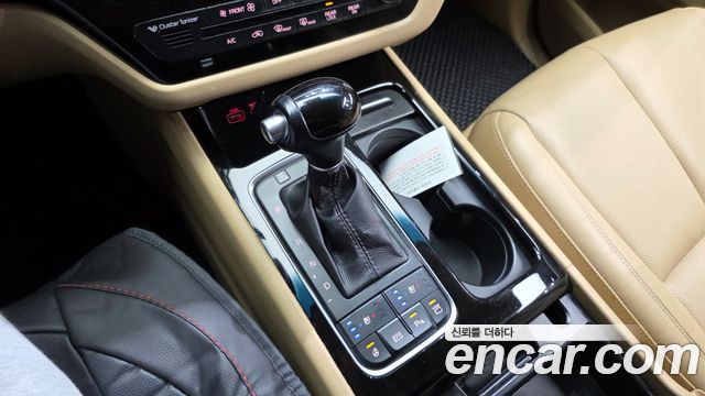 Kia Canival 2015 — photo 9