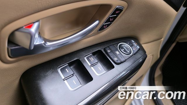Kia Canival 2015 — photo 14