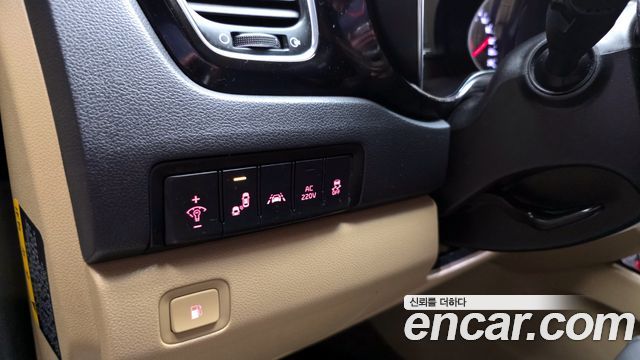 Kia Canival 2015 — photo 15