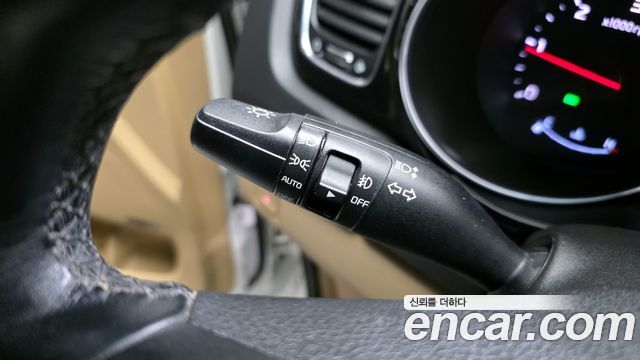 Kia Canival 2015 — photo 16