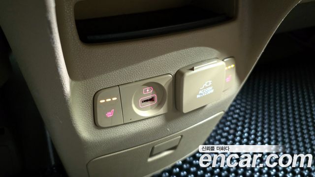 Kia Canival 2015 — photo 20
