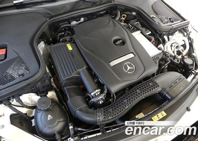 Mercedes-Benz E-Class 2023 — photo 6