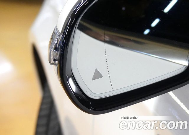 Mercedes-Benz E-Class 2023 — photo 17